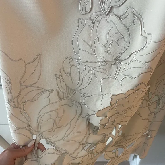 Leo Lin Ivory Floral Dress - Picture 3 of 6